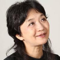 かめおかゆみこ